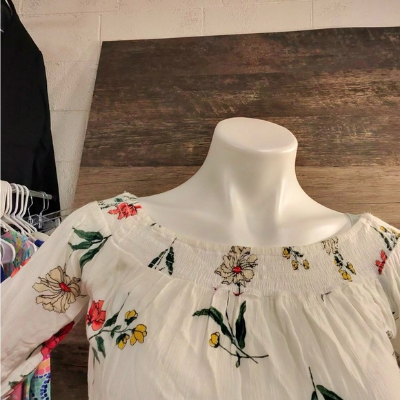 Hollister Floral Blouse with Red and Yellow Accents - Picture 2 of 8